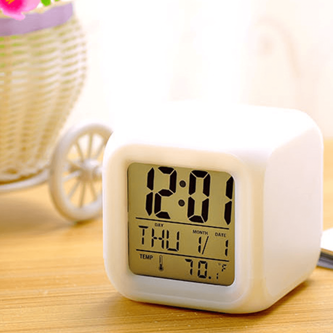 CUBEZ - THE GLOWING DIGITAL CLOCK CUBE